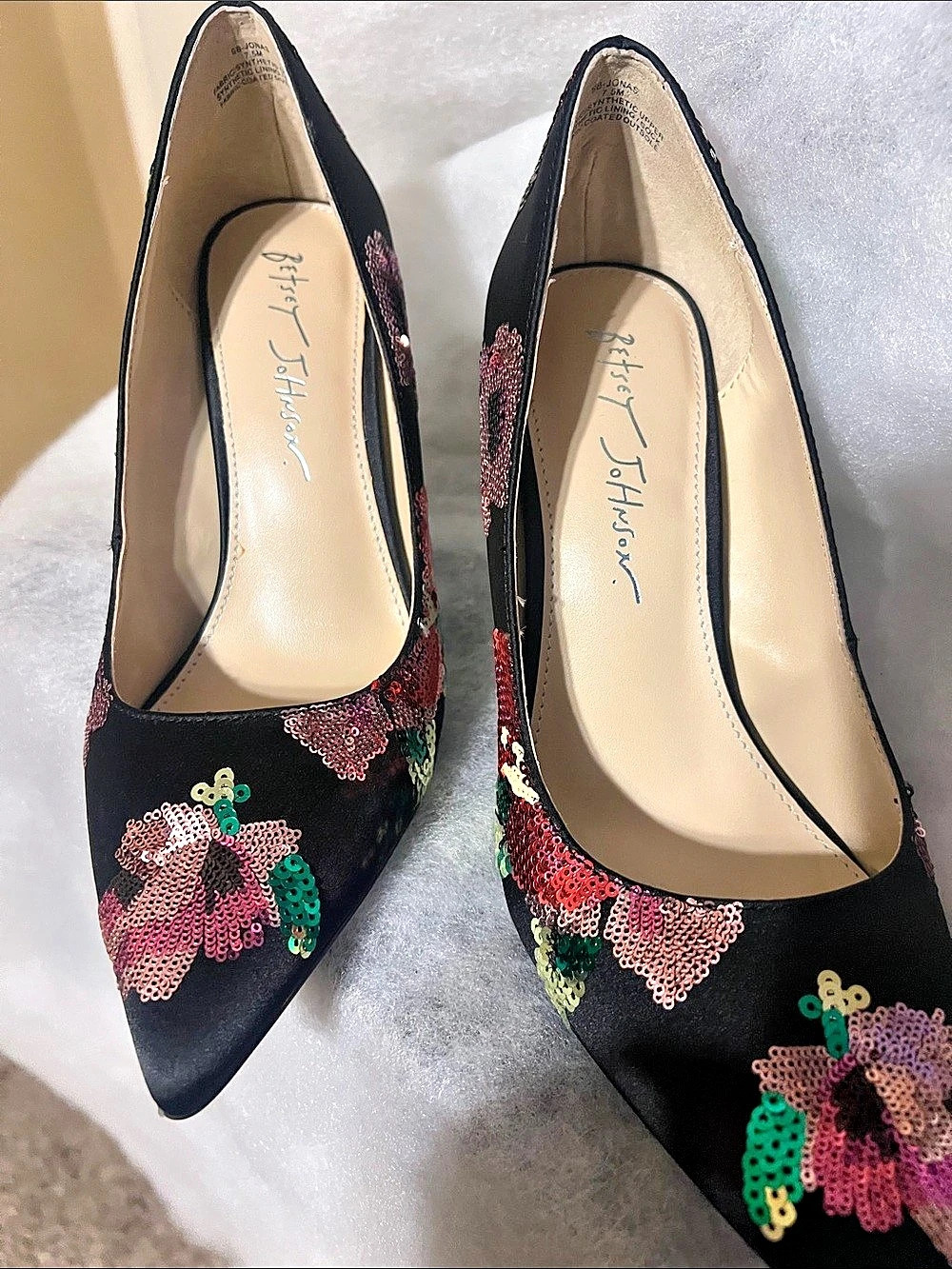 Betsey Johnson Jonas Sequin Floral Evening Pumps Black & Red